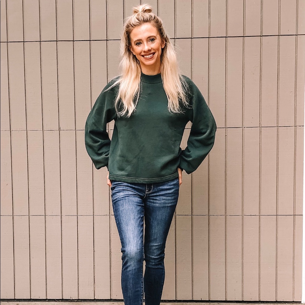Sweatshirt